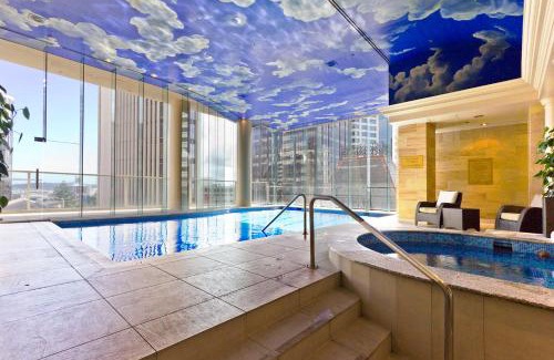 Auckland Central Business District Apartment | Luxury 3BR Quay West with Views and Parking