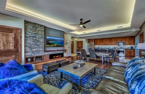 South Lake Tahoe Condo | Luxury 3Br Residence steps from Heavenly Village & Gondola by RedAwning
