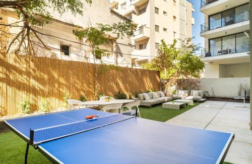 Kerem HaTeimanim Apartment | Luxury 3BR Sea View and Pool