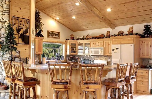 Castle Glen Estates Cabin | Luxury 4 Bd Family Cabin In The Exclusive Castle Glen Estates