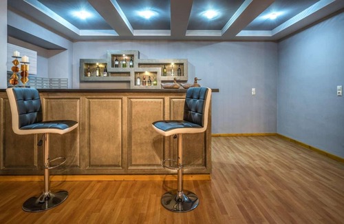 Lagopodo Villa | Luxury 4 bed with amazing views.