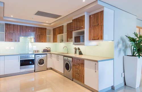 Umhlanga Apartment | Luxury 4 Bedroom Apartment at Lagoon Drive Durban