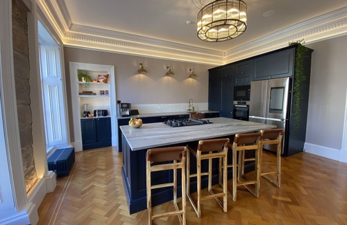 Glasgow Westend Apartment | Luxury 4 bedroom stay in the heart of the West End