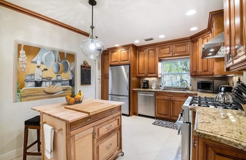 Pompano Isles House | Luxury 4 Bedroom Pool Home Just Steps Away from Private Beach! Billiards~Ping Pong~Near The Action!