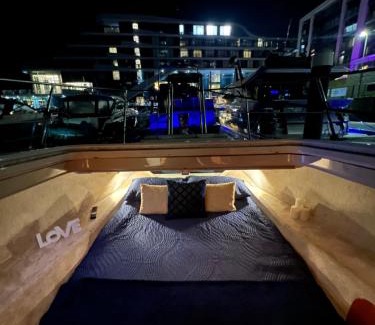 Southampton City Centre Boat Rental | LUXURY 40 FOOT YACHT ON 5 STAR OCEAN VILLAGE MARINA SOUTHAMPTON - minutes away from city centre and cruise terminals - Free parking included