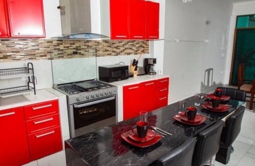 Chelem House | Luxury 4BR/9 Beds Home - 2 Blocks from the beach