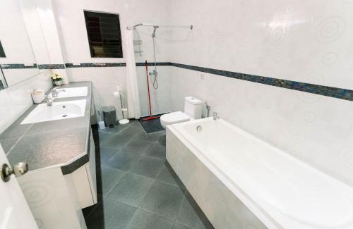 Tawala Apartment | Luxury 4BR Apartment with Pool behind Alona Beach