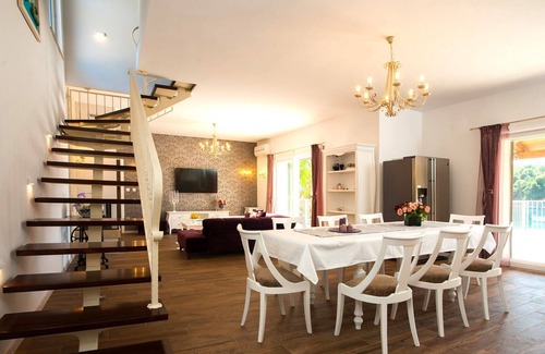 Cove Osibova (Milna) Villa | Luxury 4BR Seafront Villa with Heated Pool