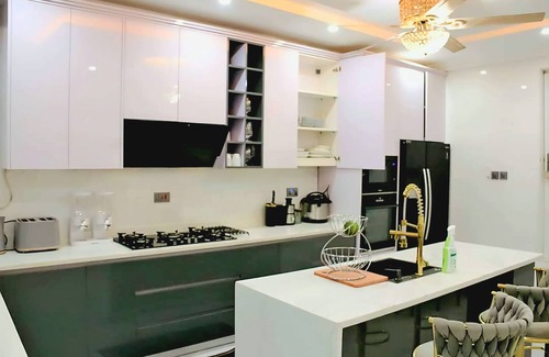 Accra House | Luxury 4BR Villa w/Pool, Rooftop – Bojo Beach