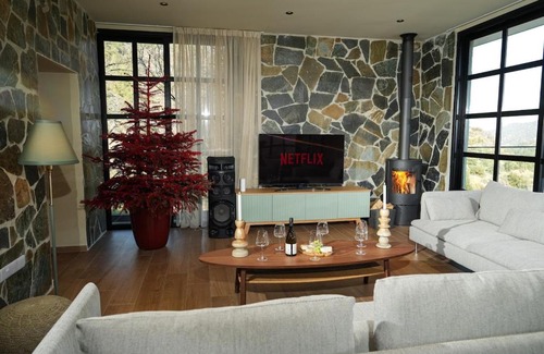 Kalopanayiotis House | Luxury 5-Bedroom Chalet Kalopanayiotis