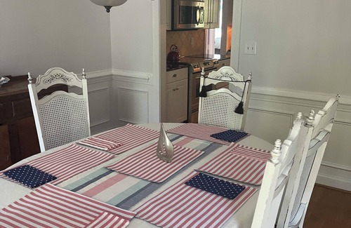 Cedar Point House | Luxury 5-bedroom house in Cedar Point with AC, WiFi, hotub, private yard & more!