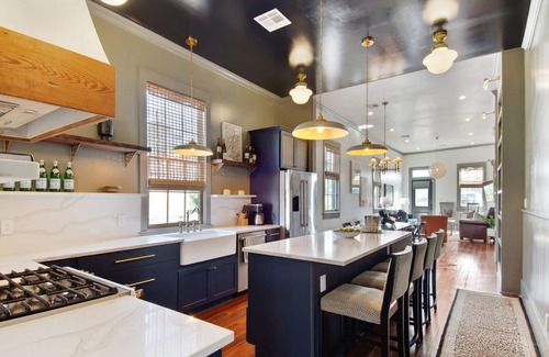 Irish Channel House | Luxury 5 BR, easy stroll to best of Magazine, minutes from French Quarter