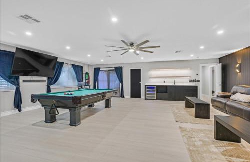 Foothills House | Luxury 5BR Retreat Pool Hot Tub Gym 7000sqf