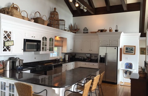 Cataumet House | LUXURY 5BR WATERFRONT BEACH POOL DECKS DOCK PANOR WATERVIEWS. TWO PRIMARY SUITES