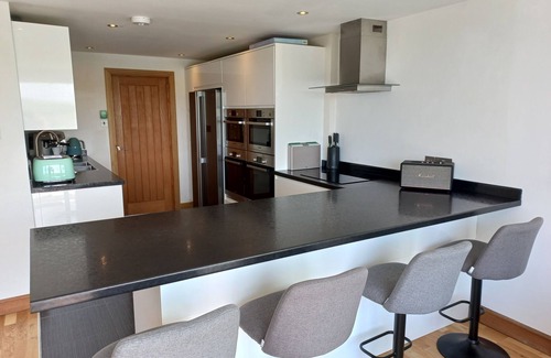 Trenance House | Luxury 6-Bedroom Home | Above Mawgan Porth Beach