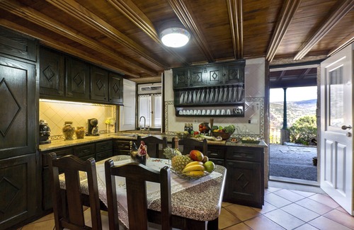 Cabracao Cottage | Luxury 6 bedrooms villa