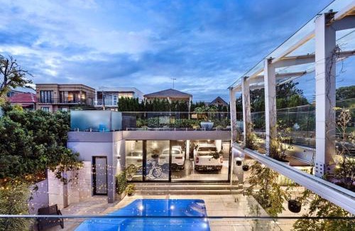 Drummoyne House | Luxury 6beds Waterfront Retreat