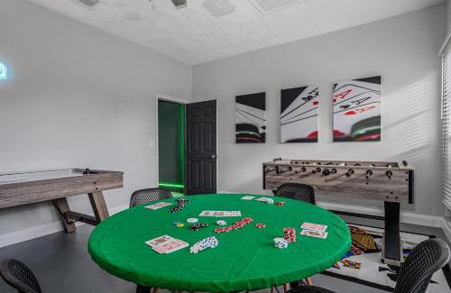 Anona Villa | Luxury 8-BR Villa w Pool Soccer - 20 Guests
