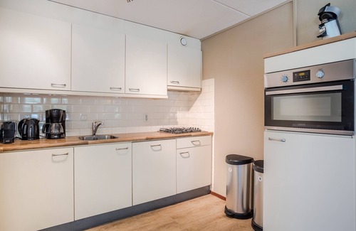 Eerbeek House | Luxury 8-person bungalow - Widely accessible in the holiday park Landal Coldenhove
