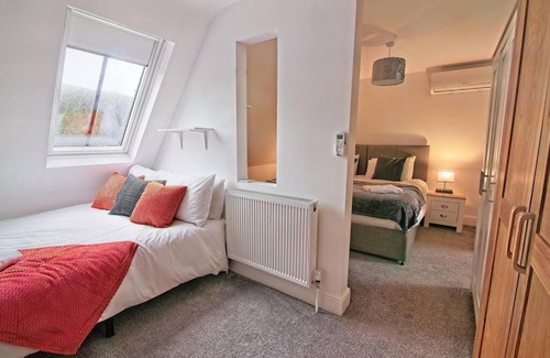 Hythe House | Luxury Air Conditioned 6 Bedroom Hythe Seaside