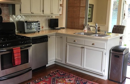 Audubon Apartment | Luxury And Charm Just Off Audubon Park-Walking Distance To Whole Foods