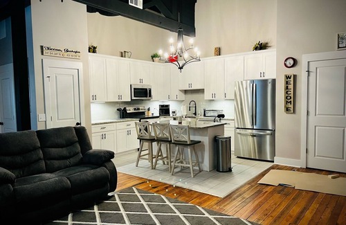 Toccoa Apartment | Luxury apartment 2BR/2BA in downtown Toccoa GA