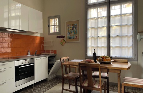 Montagnac Apartment | LUXURY APARTMENT (4-5 PEOPLE) IN A 17th CENTURY RESIDENCE