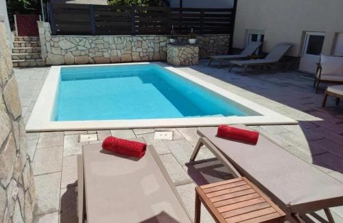 Imotski Apartment | LUXURY Apartment IMOTA,with private pool,big Free Parking,Car EVcharger