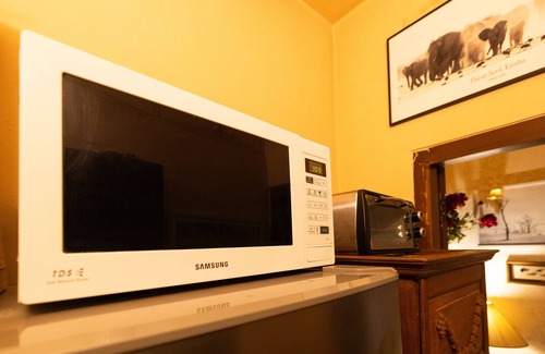 Andheri West Apartment | LUXURY APARTMENT IN GREAT LOCATION