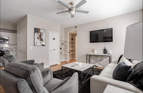 Downtown Oklahoma City Apartment | Luxury Apartment in Bricktown Riverwalk