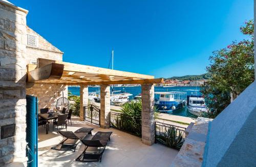 Vela Luka Apartment | Luxury Apartment Marina View No 1