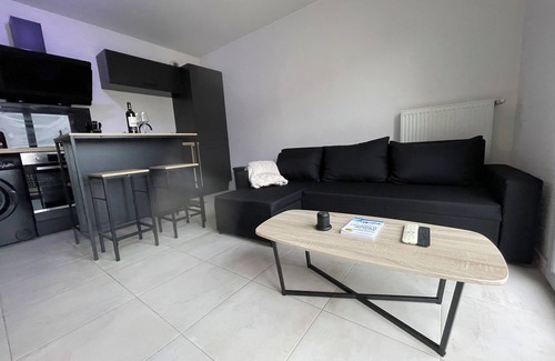 Vemars Apartment | Luxury apartment near CDG
