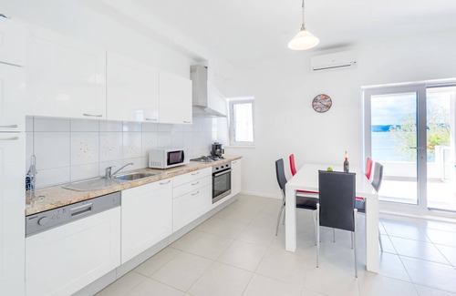 Mimice Apartment | Luxury apartment on the beach 1
