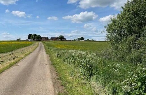 Leighton Buzzard Apartment | Luxury Apartment Rural Retreat, Chauffeur Service