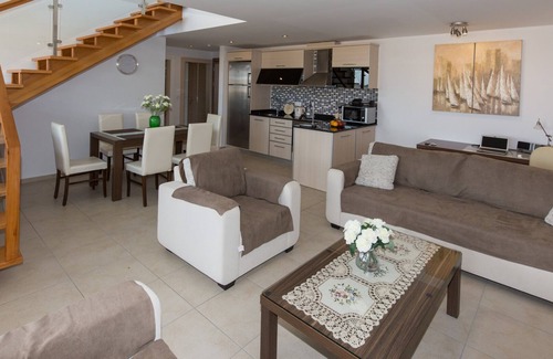 Side Apartment | LUXURY APARTMENT | SIDE | CLOSE TO SEA | JACCUZI ON TERRACE | CHILD FRIENDLY |