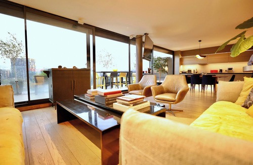Vitacura Apartment | Luxury Apartment with PRIVATE Pool & Jacuzzi Best location in Santiago