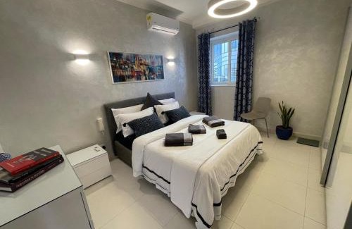 Swieqi Apartment | Luxury Apartment with Hot Tub