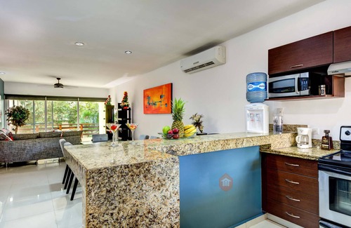 Tohoku Apartment | Luxury Apt A Few Steps From The Beach & 5th Ave