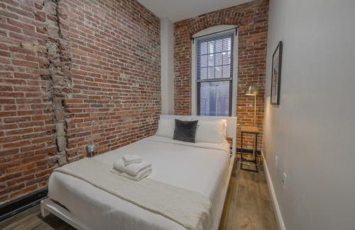 Downtown Boston Apartment | Luxury at 3br 2ba 200mbps Internet