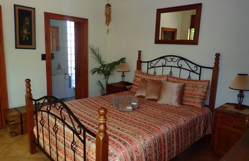 Hackney Bed & Breakfast | Luxury B@B in historic quiet leafy suburb 2km from Adelaide CBD