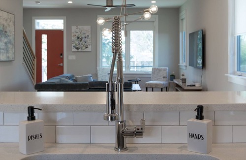 Downtown House | Luxury Bauhaus - Downtown Raleigh