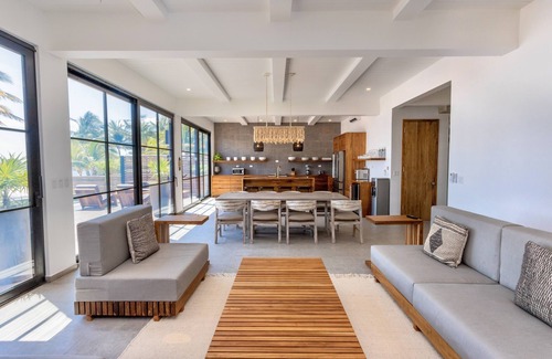 Boca Ciega House | Luxury beachfront home with private pool, gym, & more!