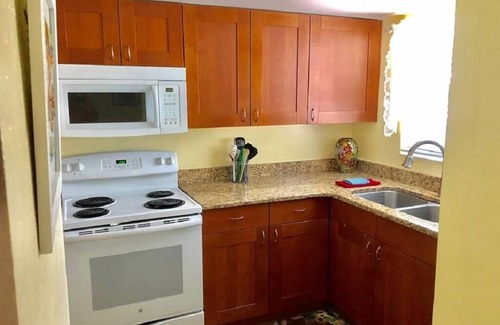 Holmes Beach Condo | Luxury Beachfront Condo with Elevator