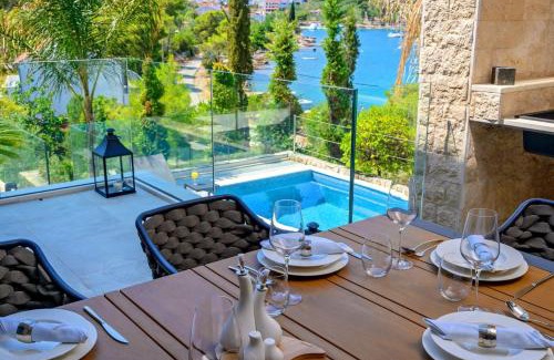 Necujam Villa | Luxury Beachfront Villa Raquel with Private Pool & Gym at Šolta, Croatia
