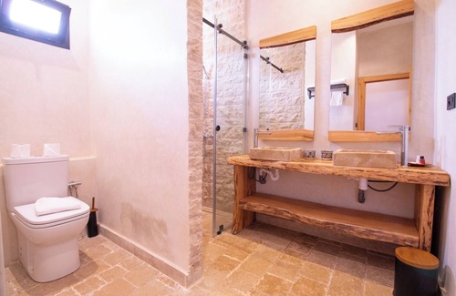 Ain Chkef Hotel | LUXURY BIO FARM