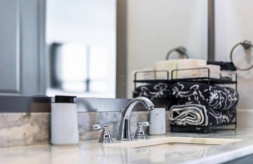 Lindridge-Martin Manor Apartment | Luxury Buckhead Apartment