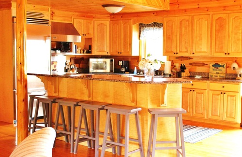 Hiwassee Cabin | Luxury Cabin for 23, Million Dollar View Lake Estate, Book Now for Summer & Fall