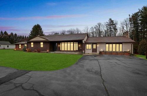 Aquashicola House | Luxury-Cabin Mount View *Gym*Game Room *Fire Place