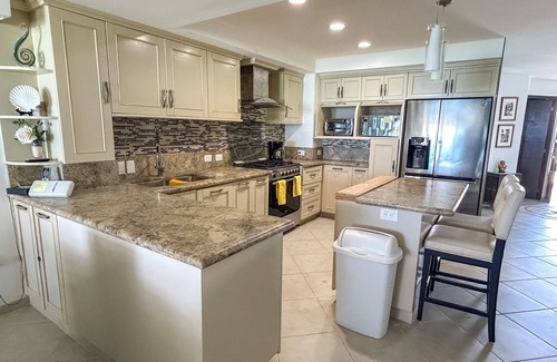 Zona Hotelera Condo | Luxury Cancun Beachfront Condo
