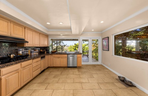 Woodland Hills House | Luxury Canyon Retreat w/Sauna, Gym, & Stunning 180° Views Near Topanga